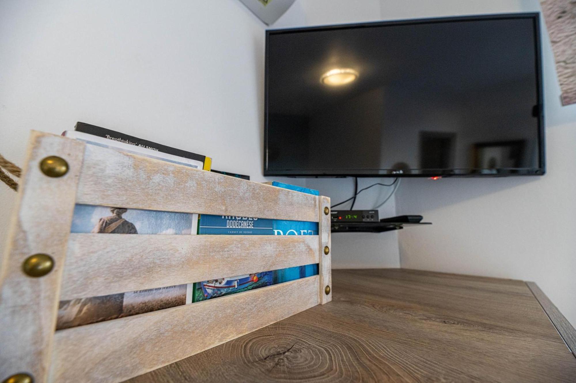 Aperanto Galazio Apartment Archangelos  Extérieur photo