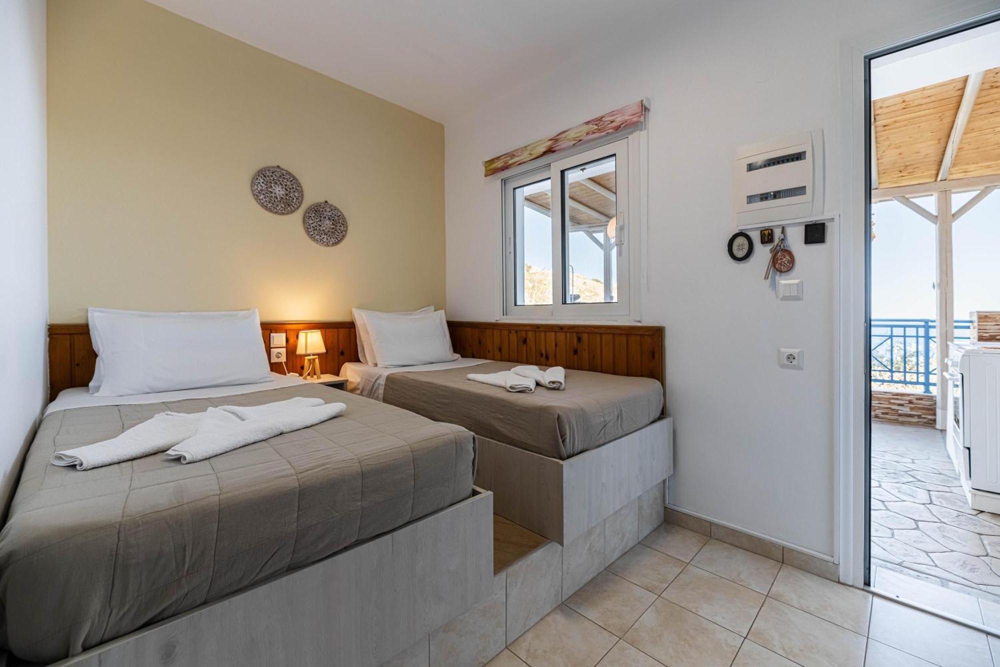 Aperanto Galazio Apartment Archangelos  Extérieur photo