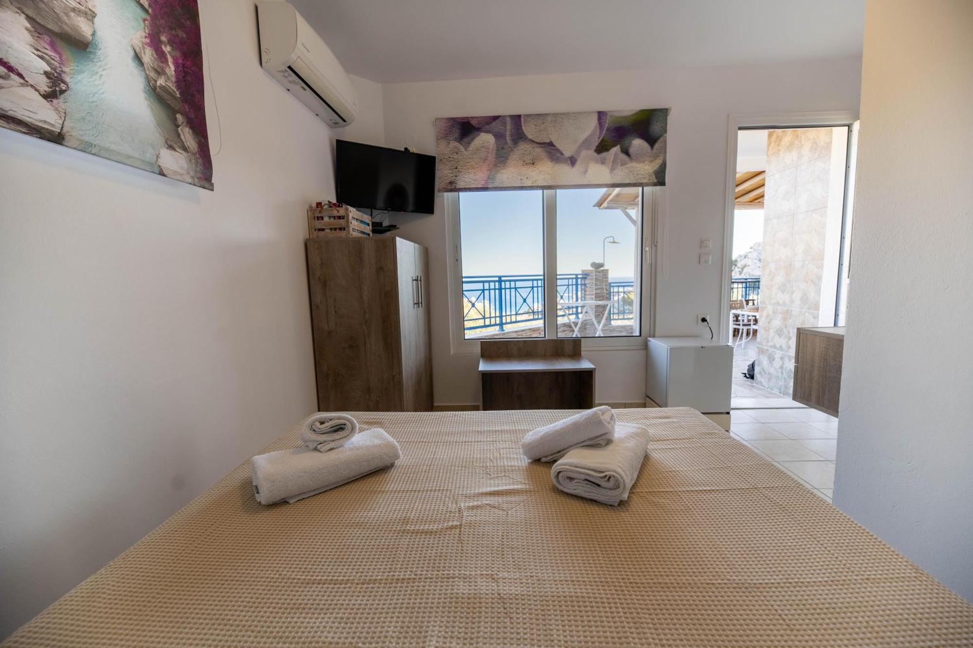 Aperanto Galazio Apartment Archangelos  Extérieur photo
