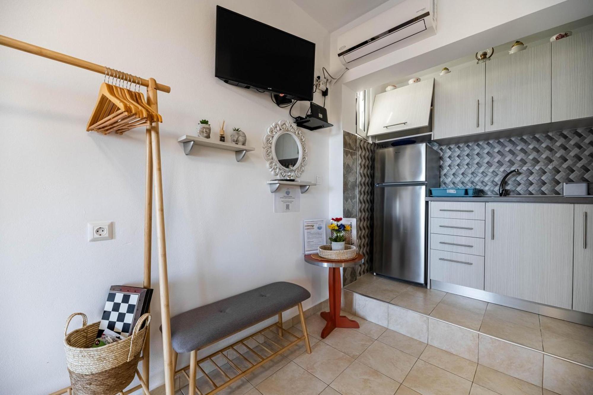 Aperanto Galazio Apartment Archangelos  Extérieur photo